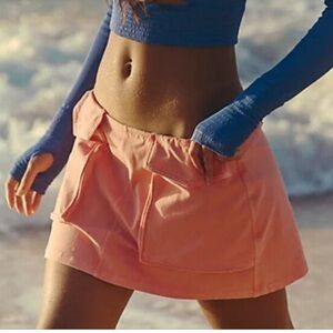 Free people Movement
New Flow Skort in Guava
Peach ba